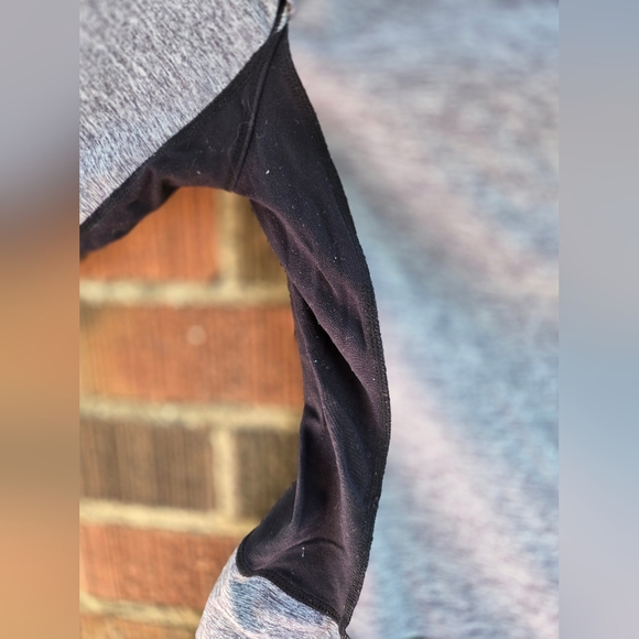 Lululemon long sleeve - Picture 4 of 6